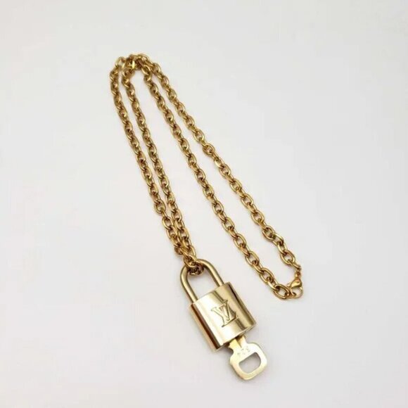 Authentic Louis Vuitton Lock&Key w/Unbranded Gold Plated Chain Necklace 121125 - Picture 6 of 8